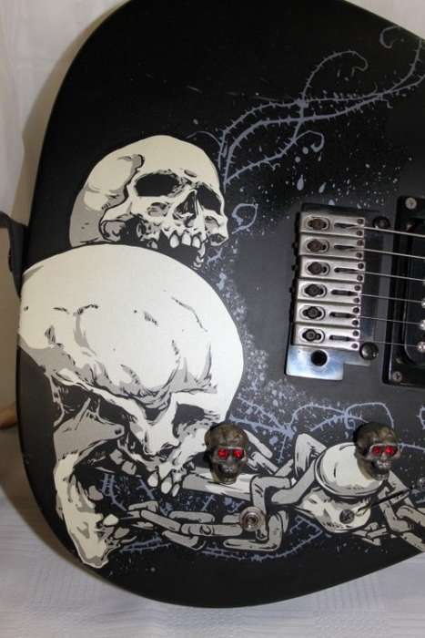A SUPERB VENSON "CUSTOM" ELECTRIC GUITAR IN AWESOME CONDITION - JUST SERVICED AND NEW STRINGS