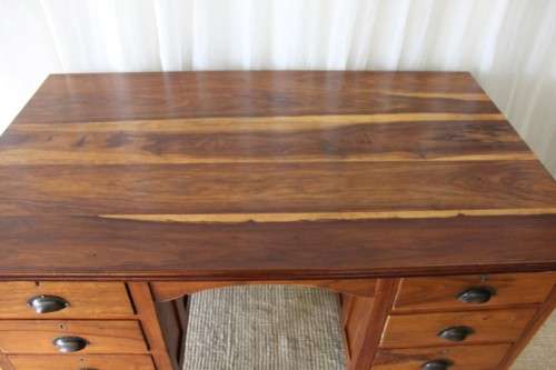A SUPERB LARGE 6-DRAWER SOLID KIAAT EXECUTIVES DESK w/ STUNNING PERIOD HANDLES IN GREAT CONDITION
