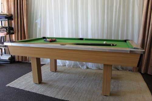 AN AWESOME "SHOOT LEISURE PRODUCTS" POOL TABLE WITH THREE CUE'S AND BALLS IN GREAT CONDITION