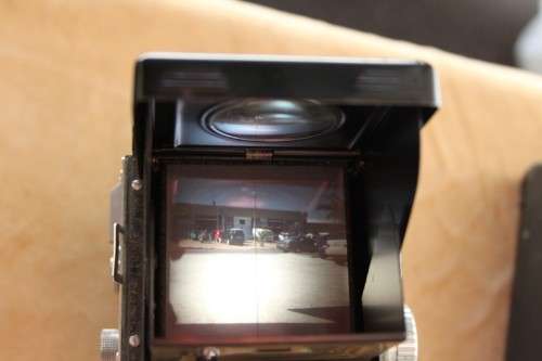 A FANTASTIC VINTAGE (c1955) JAPANESE MADE "TOYOCAFLEX" 6x6 TLR CAMERA IN ITS ORIGINAL LEATHER CASE