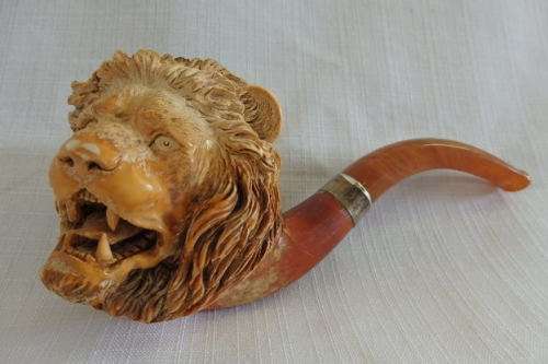 A MAGNIFICENT HAND MADE LION MEERSCHAUM SMOKING PIPE - INCREDIBLE ADDITION TO YOUR COLLECTION