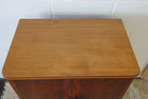A stunning vintage/ antique? radiogram cabinet with beautiful period style detailing