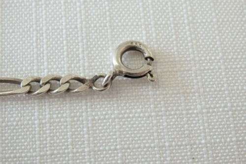 A beautiful sterling silver (925) unisex chain with a beautiful design in stunning condition