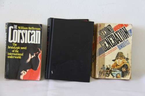 Collection of 18x assorted novel books incl hard & softcover - perfect for retail BID/BOOK RS17