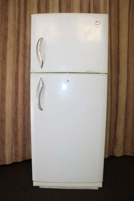 A fantastic "LG" model GR-532TF 530 litre fridge-freezer in full working condition