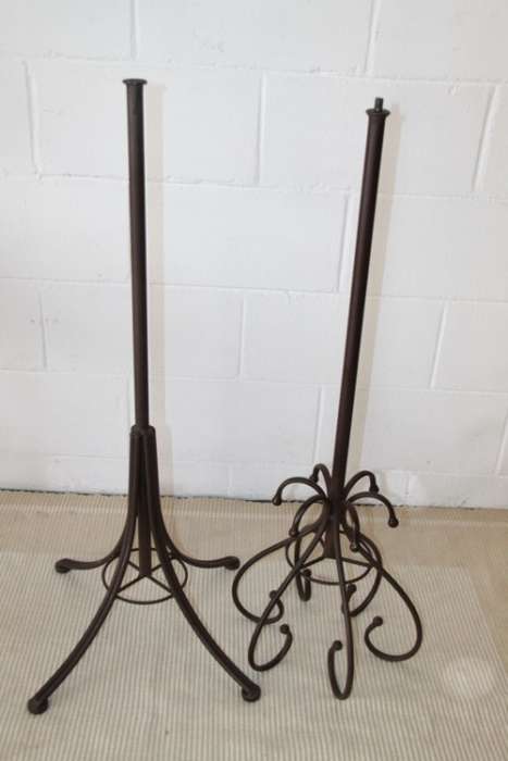 A stunning tall wrought iron coat rack/ hat stand with loads of space in very good condition