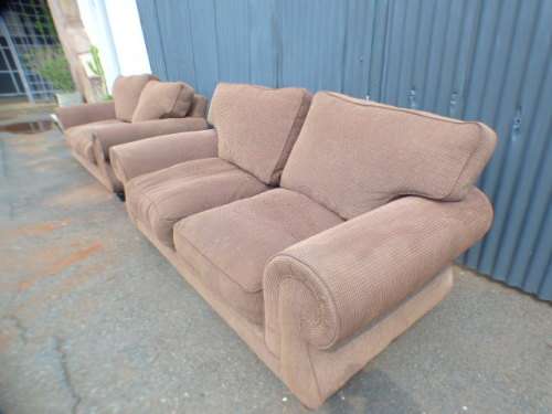 2 top quality large comfy couches in good condition!! Stunning in informal areas. bid/couch
