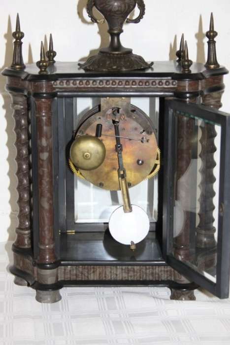 **RS17** A larger red marble & glass double-door pendulum mantle clock w/ a porcelain dial .