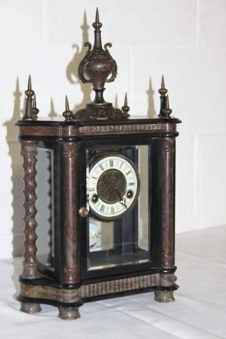 **RS17** A larger red marble & glass double-door pendulum mantle clock w/ a porcelain dial .