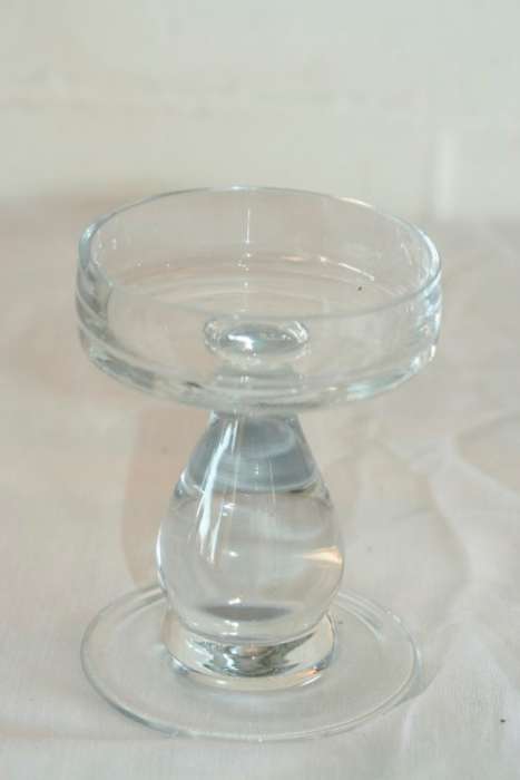 An awesome clear glass candle stand for a larger broader candle in excellent condition - RS17Sale