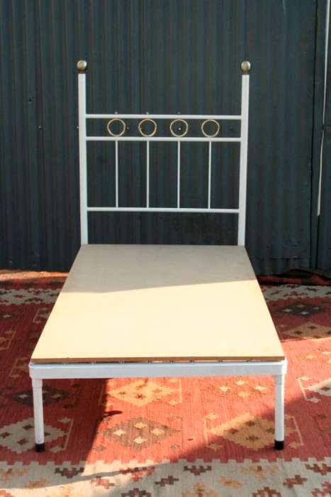 A wonderful (white) metal single bed (headboard and base combination) bed set - RS17Bed