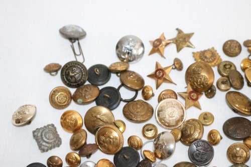 A massive JOB LOT of assorted tunic buttons of various sizes - over 200 buttons!! | RS17Sale