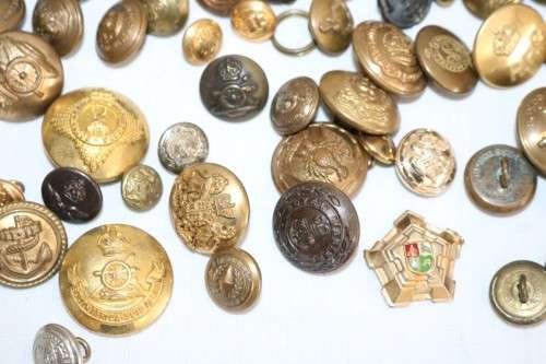 A massive JOB LOT of assorted tunic buttons of various sizes - over 200 buttons!! | RS17Sale