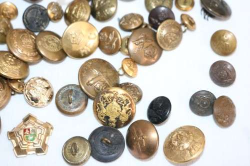 A massive JOB LOT of assorted tunic buttons of various sizes - over 200 buttons!! | RS17Sale
