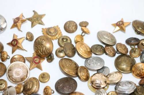 A massive JOB LOT of assorted tunic buttons of various sizes - over 200 buttons!! | RS17Sale