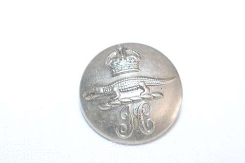 A massive JOB LOT of assorted tunic buttons of various sizes - over 200 buttons!! | RS17Sale