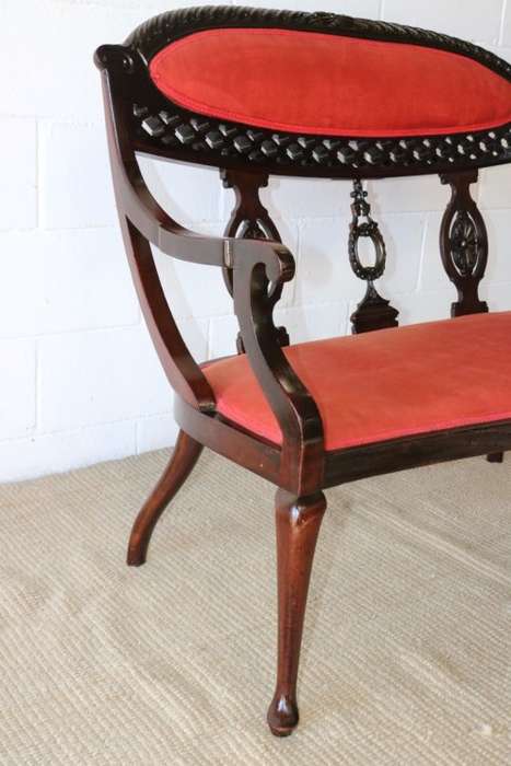A fantastic antique Edwardian "duet parlour settee" couch w magnificent carved detailing - stunning!