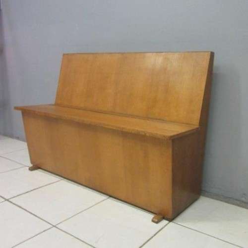 **RS17** A very practical breakfast nook bench w/ loads of storage space under the seat - RS17Sale