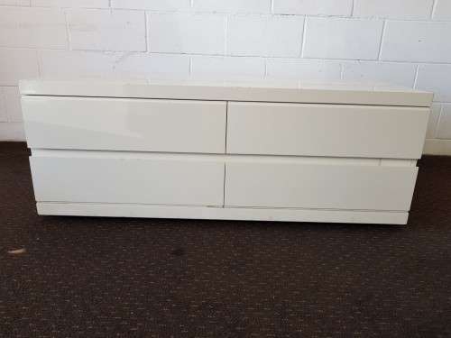 A spacious modern white chest of drawers/ storage unit with 4x shelves - very practical!!