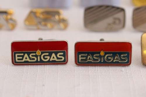 **RS17** A collection of 7x assorted vintage gents cuff link sets incl silver & gold plated sets