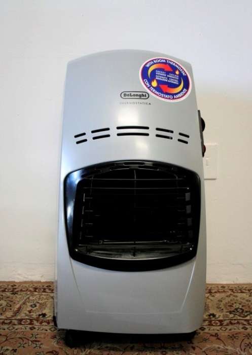 A fabulous De Longhi Thermostatic gas heater w room thermostat. Effective, economical for winter.