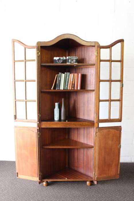 A STUNNING and beautifully made corner display unit cabinet with ample shelves and space!