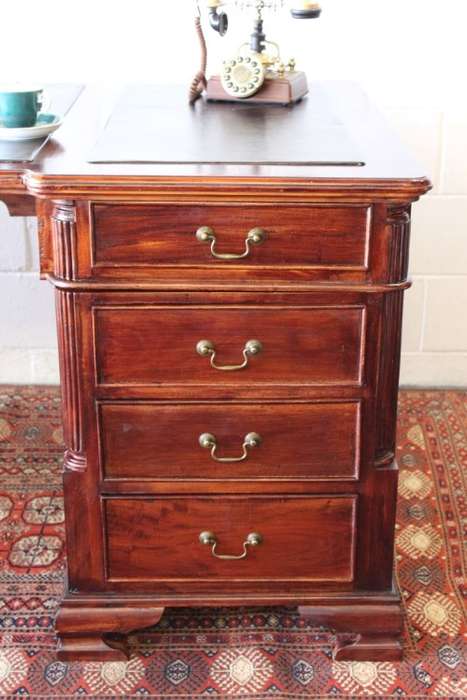 A magnificent vintage Georgian-style Rosewood 10-drawer partners desk w carved detailing - STUNNING!