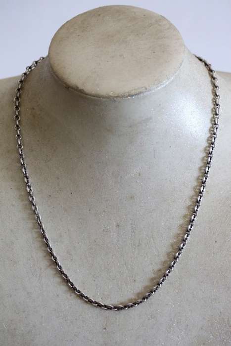 A wonderful sterling silver unisex chain with a beautiful design in stunning condition