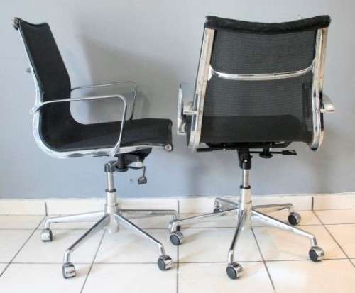 **RS17** 2 stylish swivel, height adjustable office chairs w metal legs & wheels - Bid/ chair
