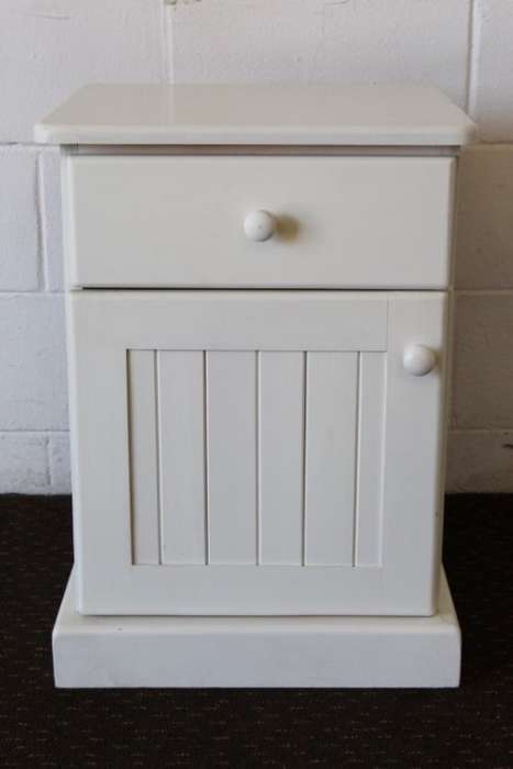 An awesome pair of white Duco bedside pedestals with a single drawer on runners & a cupboard