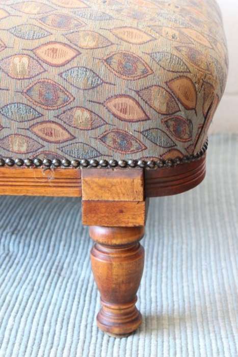 **RS17_Clearance** Edwardian solid teak hand carved rail-back upholstered Chaise Lounge