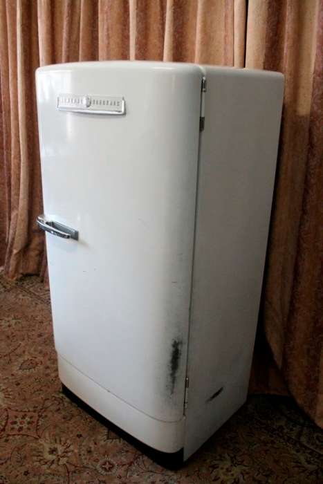 A fantastic vintage General Electric fridge-freezer combo "1940's" in full working order.