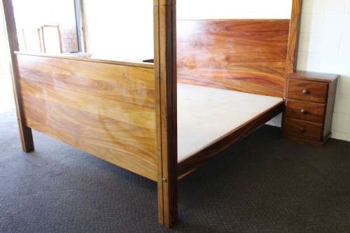A magnificent solid Blackwood (King Size x-length) 4-poster bed w/ 2x matching bedside pedestals