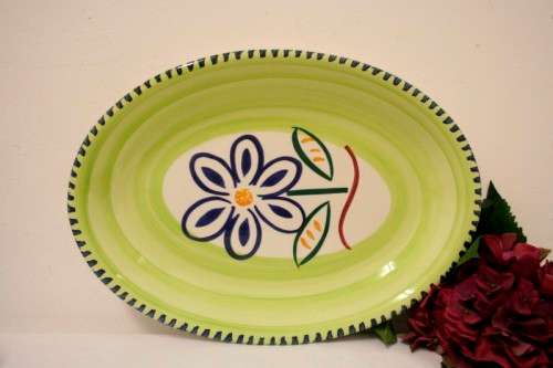 **RS17** A stunning decorative Italian made oval ceramic serving platter in excellent condition.