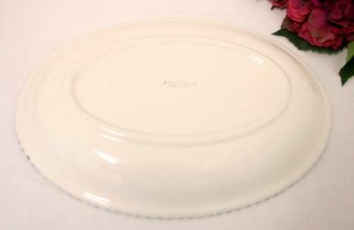 **RS17** A stunning decorative Italian made oval ceramic serving platter in excellent condition.