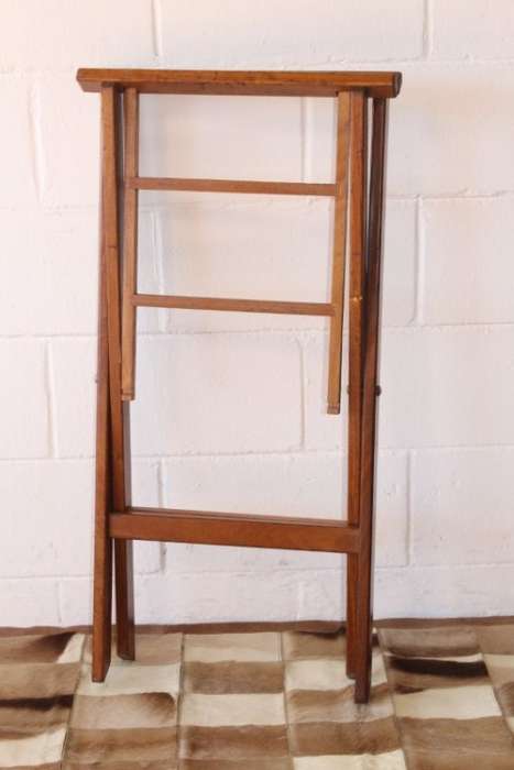 A superb & well made solid teak guest luggage stand in great condition; fold-able for easy storage