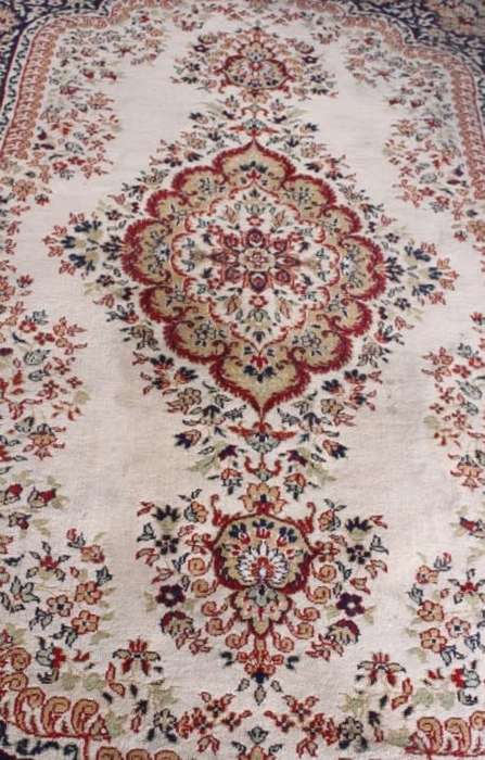 A stunning large 3m x 2m Turkish made Gumussuyu Topkapi Carpet in blue, green, creams & earthy tones