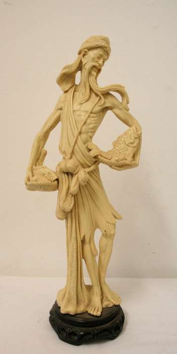 A gorgeous large ornamental Japanese themed oxylite figurine on a black base, fabulous on display