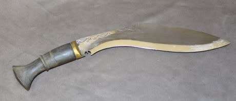 An amazing (37cm) antique authentic Nepalese Ghurkha Kukri machete with a sheath. Awesome!!!
