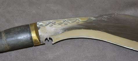 An amazing (37cm) antique authentic Nepalese Ghurkha Kukri machete with a sheath. Awesome!!!