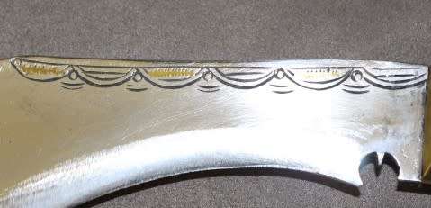 An amazing (37cm) antique authentic Nepalese Ghurkha Kukri machete with a sheath. Awesome!!!