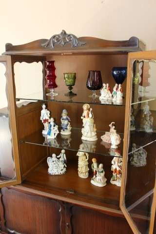 An exquisite vintage Imbuia ball & claw "Don Elly" drinks cabinet w glass doors & drawers. Fabulous!
