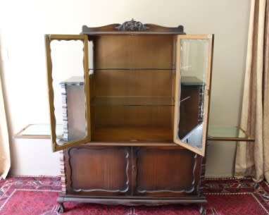 An exquisite vintage Imbuia ball & claw "Don Elly" drinks cabinet w glass doors & drawers. Fabulous!