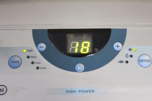 A fantastic De Longhi Pinguino PAC C110 portable air conditioner in full working order.
