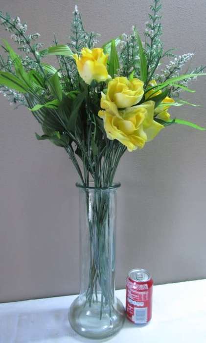 A fantastic, eye catching hand made in Spain from recycled glass "La Mediterranea" vase! Stunning!!