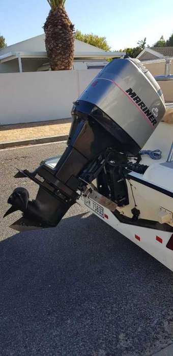 A fabulous Aqua Scape boat with Mariner 115 HP outboard motor & trailer. Running perfectly! In Jhb!