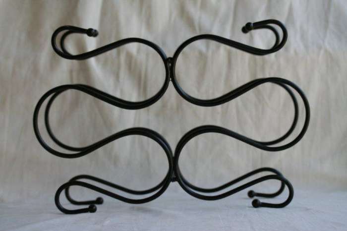 A STUNNING OLD 6 BOTTLE METAL WINE RACK! VERY NICE!