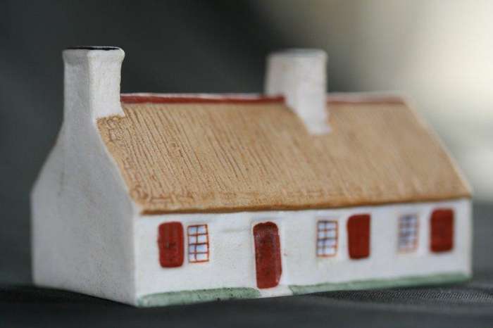 wow! wow! wow! W.H.GOSS - ROBERT BURNS COTTAGE!!! VERY COLLECTABLE AND QUITE VALUABLE