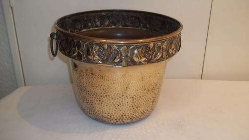EXQUISITE HAND HAMMERED SOLID BRASS PLANTER ADORNED WITH ROSES AROUND THE RIM