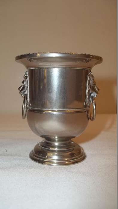 AWESOME LITTLE SILVER PLATED URN WITH LION-HEAD RING HANDLES - QUITE PRETTY